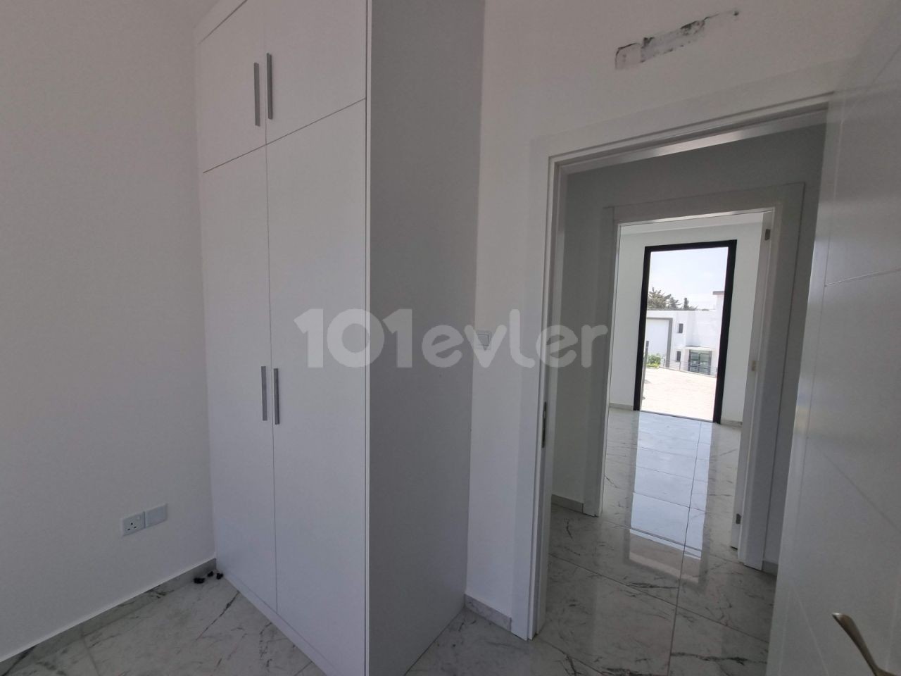 Twin villa for sale in Kyrenia Alsancak region with shared pool ** 