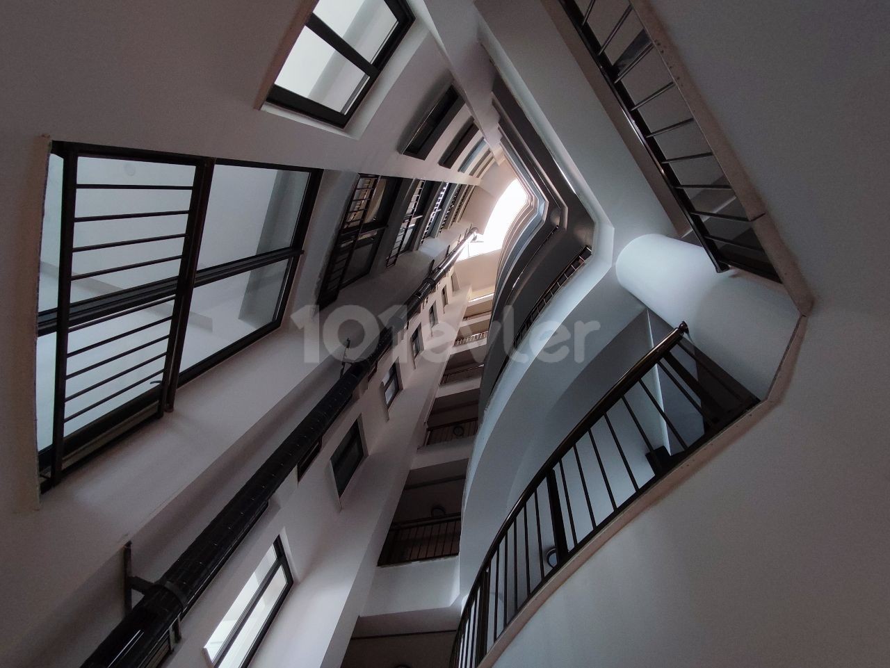 Luxury Penthouse for Sale in Kyrenia Central ** 