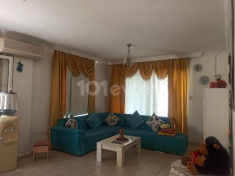 Girne merkezde satılık 1+1 daire