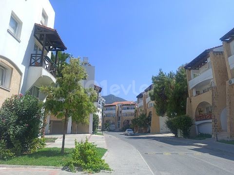 Girne merkezde satılık 1+1 daire