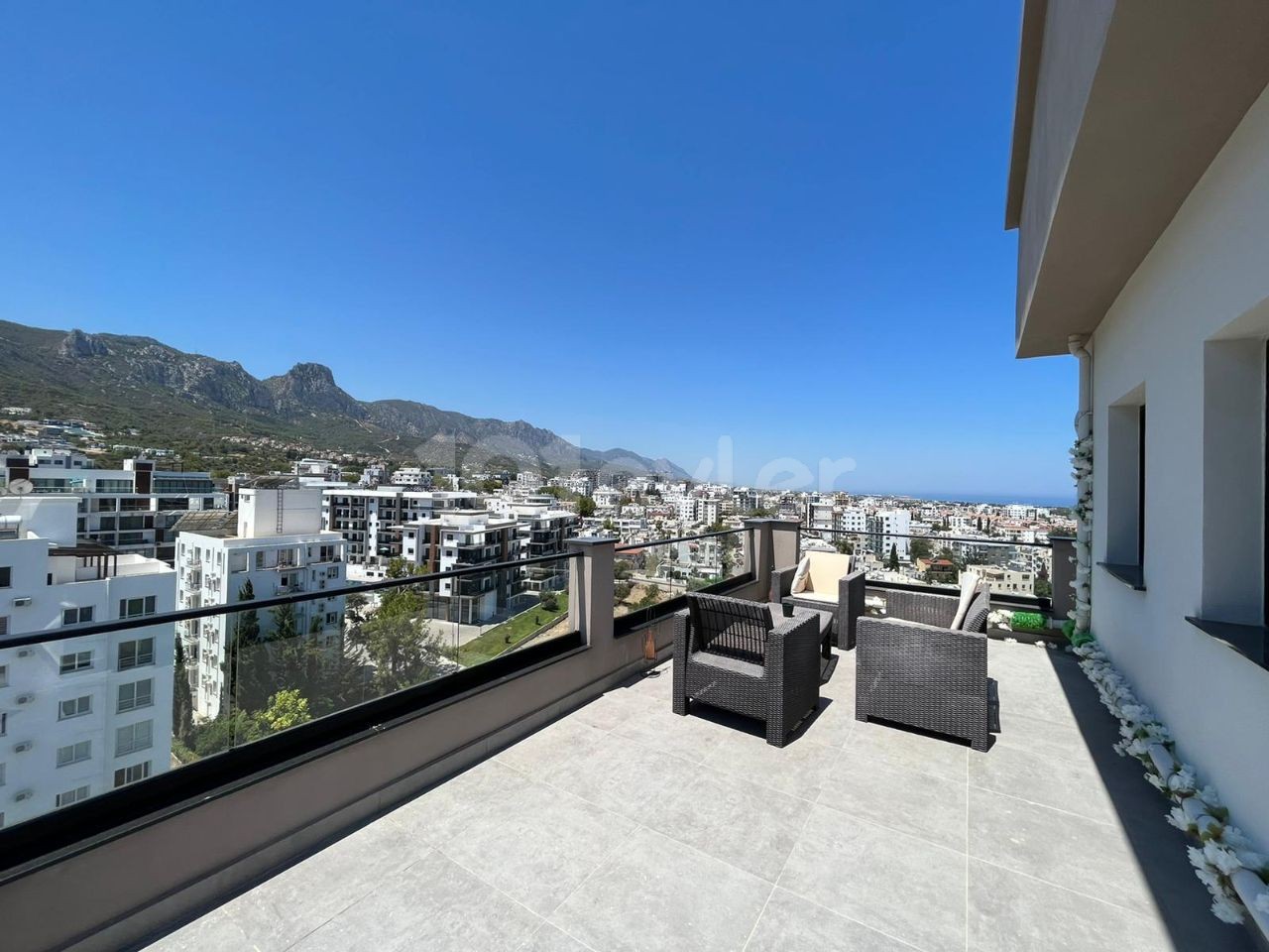 2+1 Penthouse For Rent With Sea And Mountain Views ** 