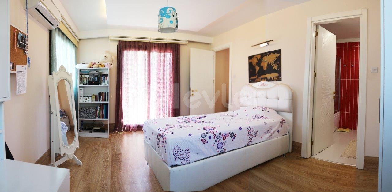 4+1 villa im Zentrum von Kyrenia zu verkaufen ** 