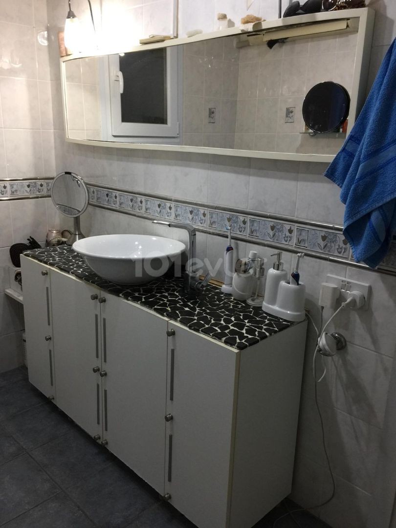 Yeniboğaziçi Deniz Kenarı 5+2 Satılık Villa