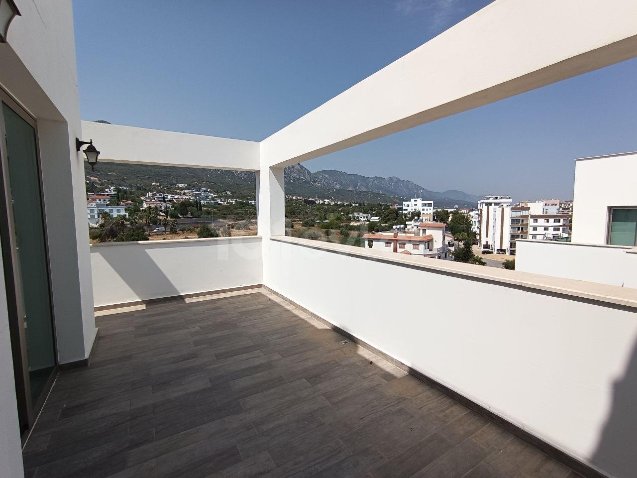 PERFEKTE PENTHOUSE ZUM VERKAUF IN KYRENIA ZENTRUM ** 