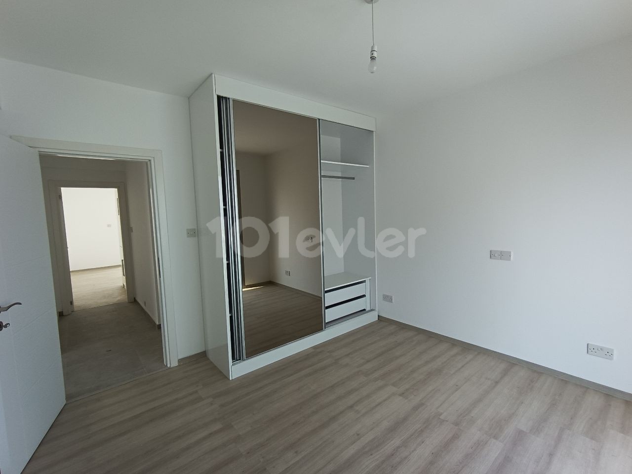 PERFEKTE PENTHOUSE ZUM VERKAUF IN KYRENIA ZENTRUM ** 