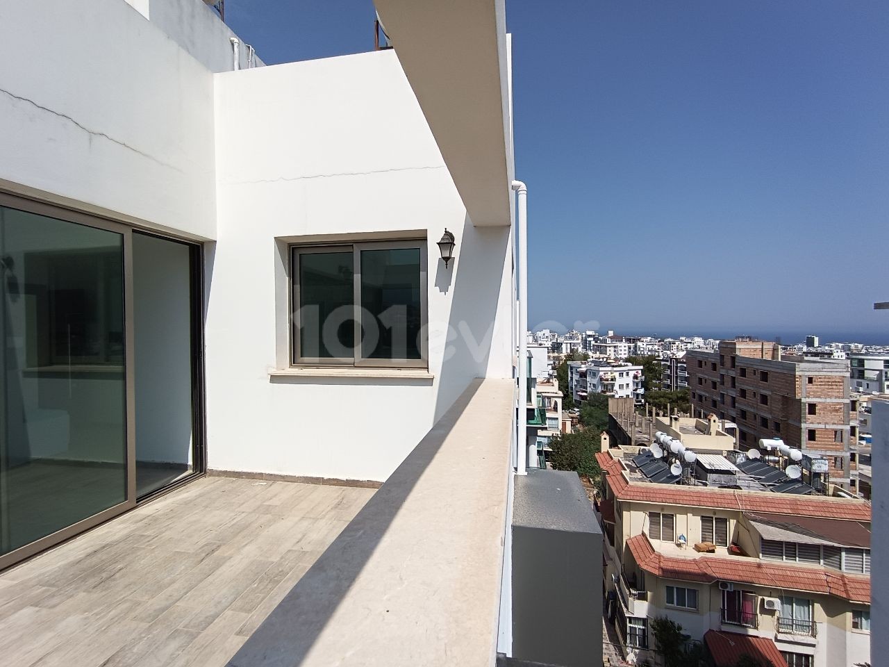 PERFEKTE PENTHOUSE ZUM VERKAUF IN KYRENIA ZENTRUM ** 