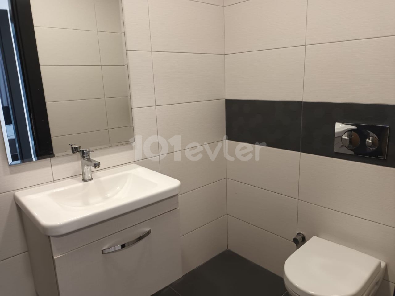 Flat To Rent in Aşağı Girne, Kyrenia