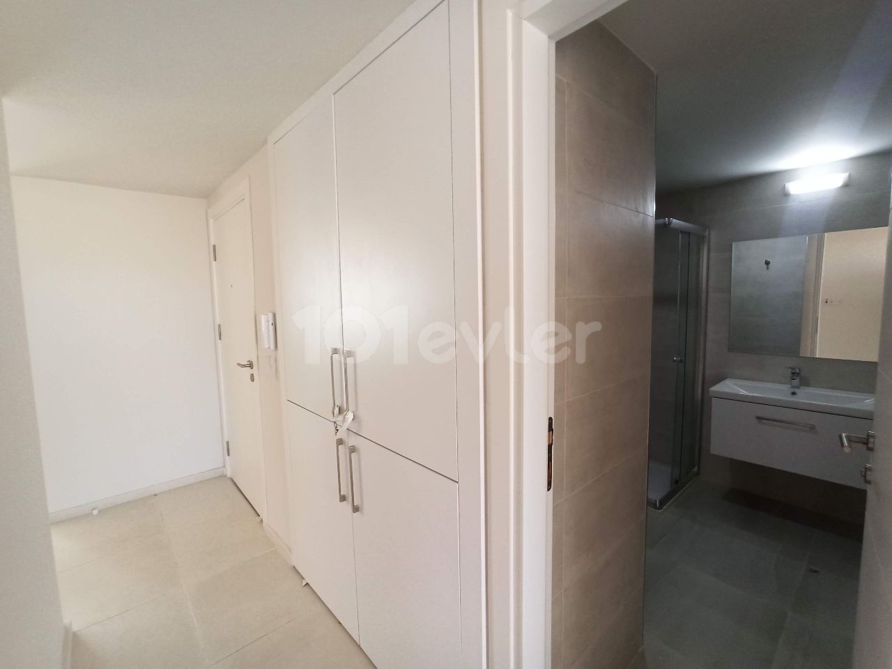 Deniz Kenarı 2+1 Eşyalı Daire