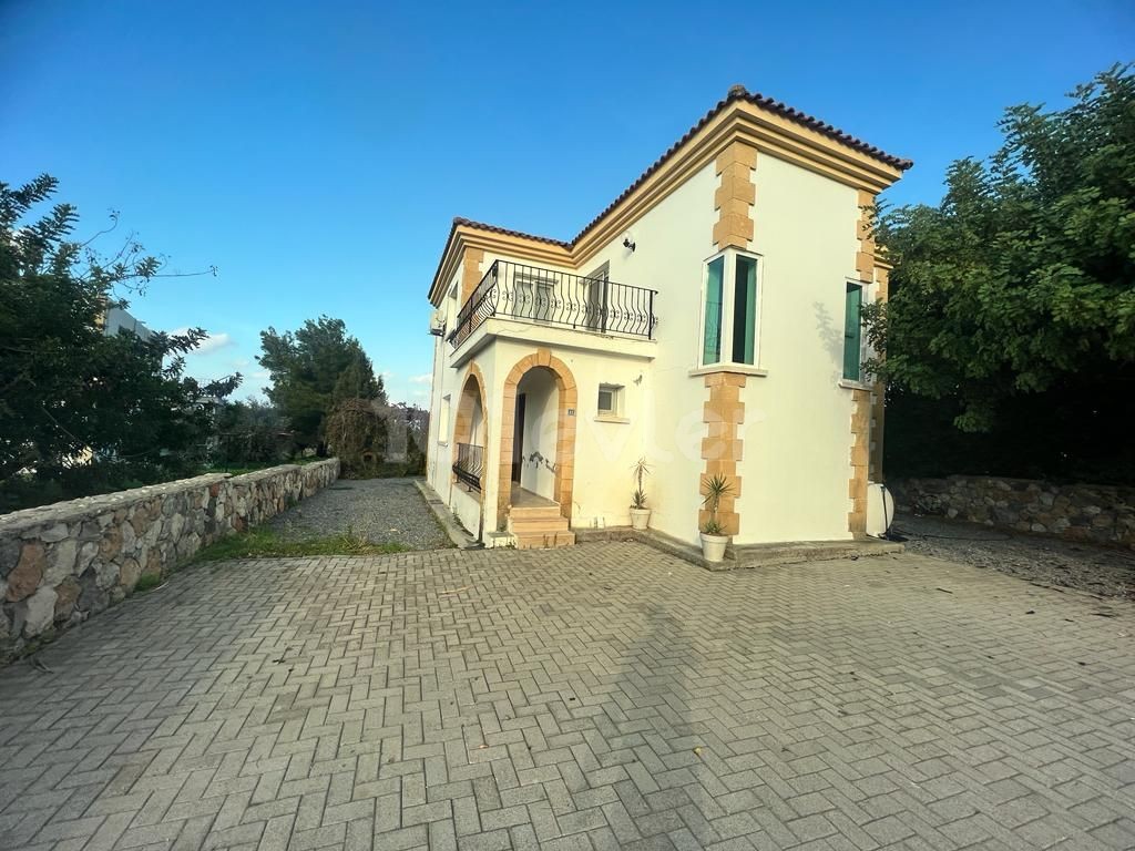 Einzeln Genehmigt Zu Verkaufen 3+1 Villa in Karsiyaka, Kyrenia