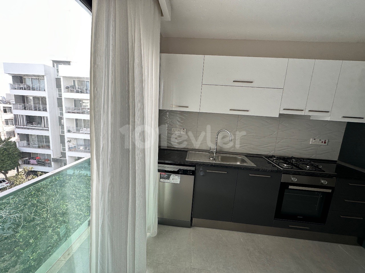 2+1 for rent in Kyrenia center