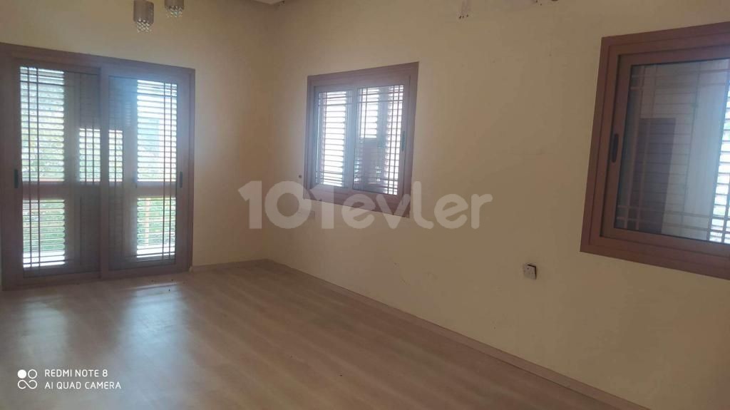 Güzelyurt Aşağı Bostancı'da 4+1  Satılık Villa