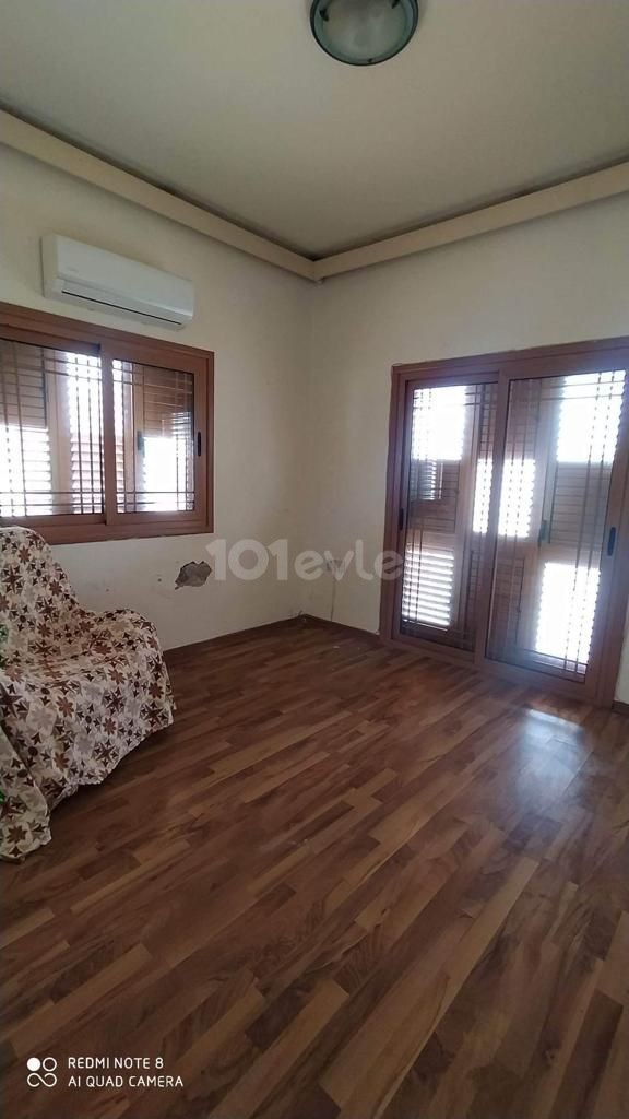 Güzelyurt Aşağı Bostancı'da 4+1  Satılık Villa