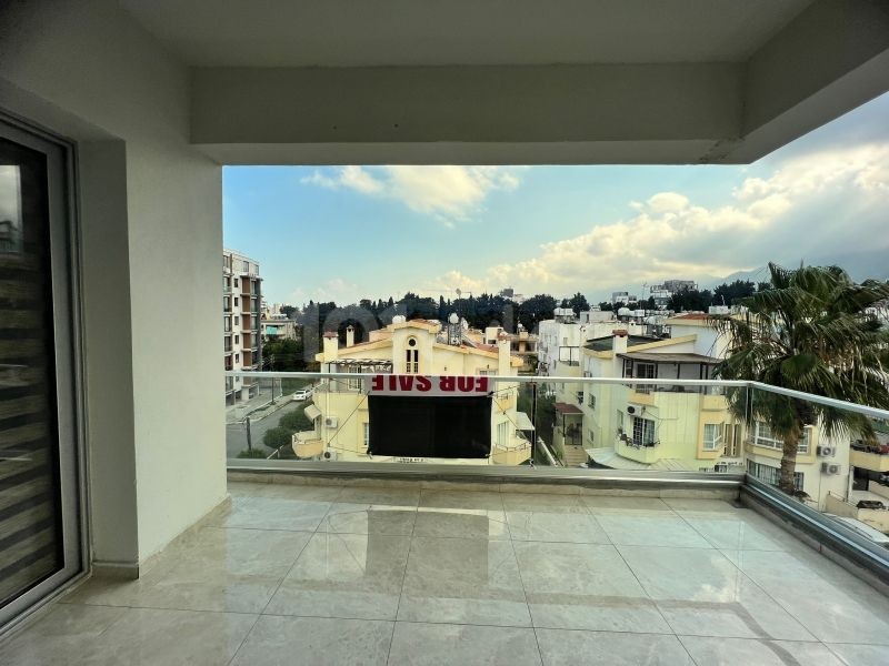 2+1 for sale in the center of Kyrenia