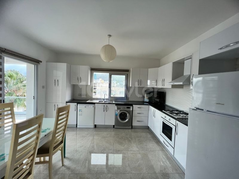 2+1 for sale in the center of Kyrenia