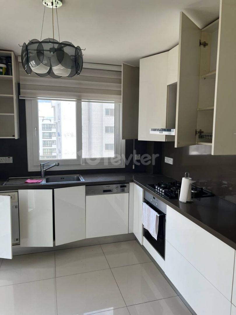 2+1 Flat for Rent in Kyrenia Center