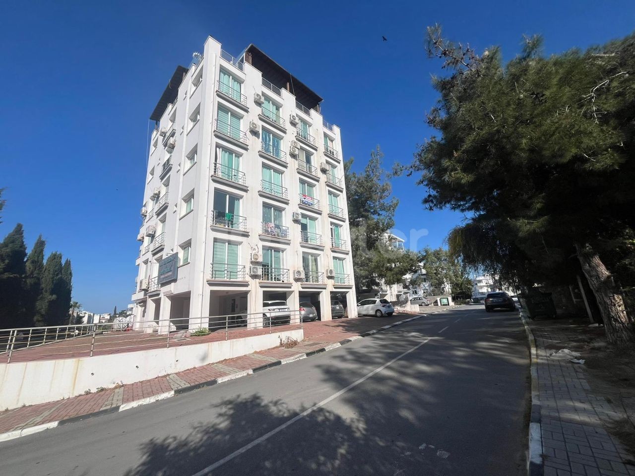 2+1 Wohnung zum Verkauf im Kyrenia Center