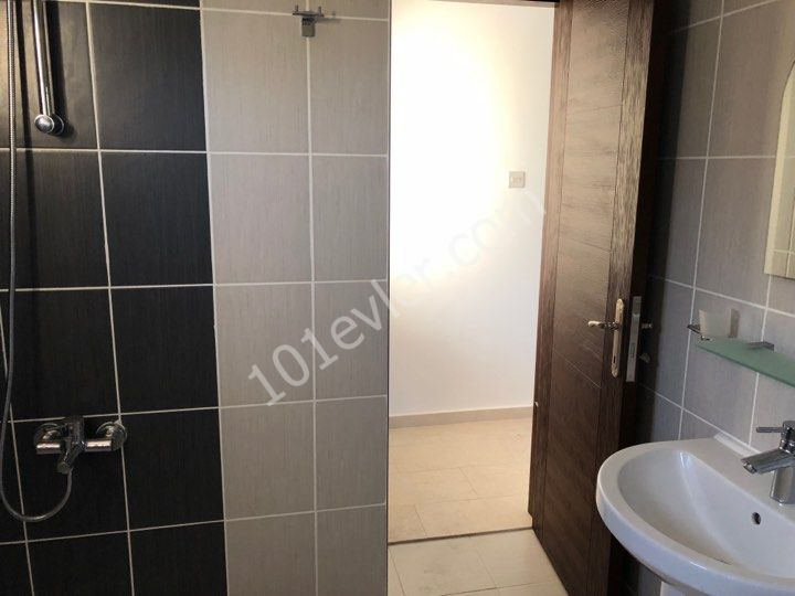 ÇATALKÖY DE 4+1  DENİZ MANZARALI KİRALIK  TRİPLEX VİLLA