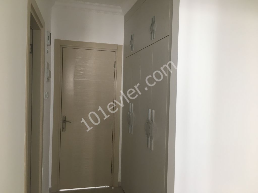 GİRNE MERKEZ DE 3+1 EŞYASIZ SATILIK 88.000 STG DAİRE