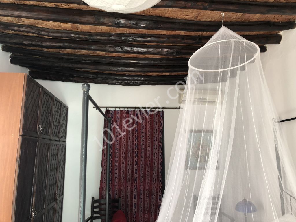 Traditionelles zypriotisches Dorfhaus zu verkaufen 150 M2 in Zypern Kyrenia BELLAPAIS ** 