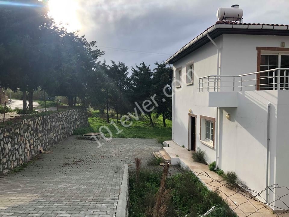 Villa To Rent in Karşıyaka, Kyrenia