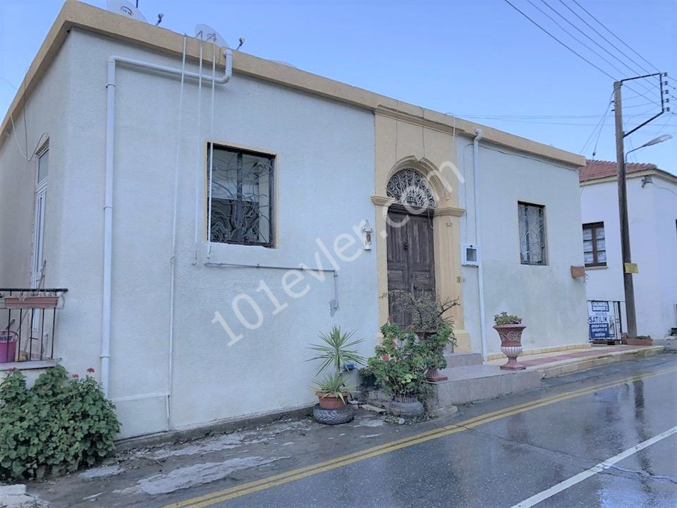 KIBRIS GİRNE BELLAPAİS TE ANA CADDE ÜZERİNDE İŞ YERİ   OLMAYA MÜSAİT  5+1 MÜSTAKİL KIBRIS  EVİ 165.000 STG