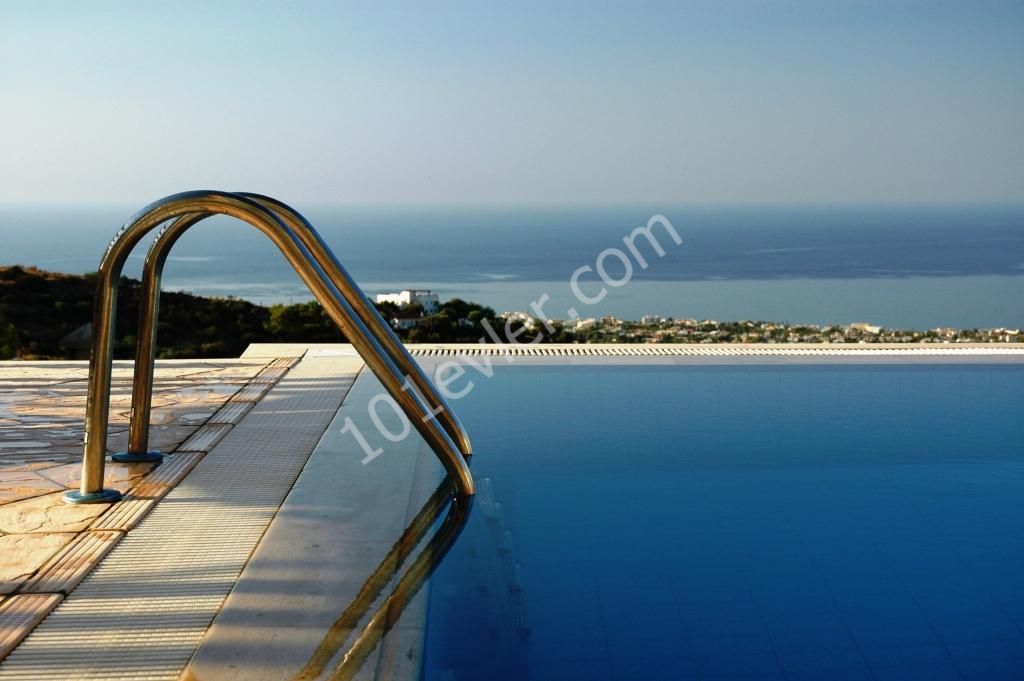 VILLA WITH SWIMMING POOL AND MOUNTAIN AND SEA VIEWS