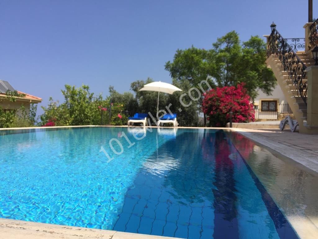 VILLA WITH SWIMMING POOL AND MOUNTAIN AND SEA VIEWS