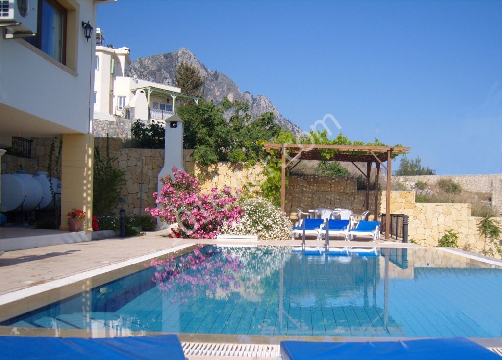 VILLA WITH SWIMMING POOL AND MOUNTAIN AND SEA VIEWS