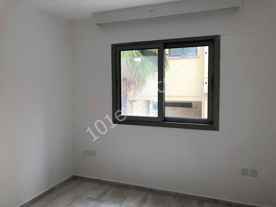 GİRNE MERKEZDE KİRALIK 20 DAİRELİ KOMPLE APARTMAN