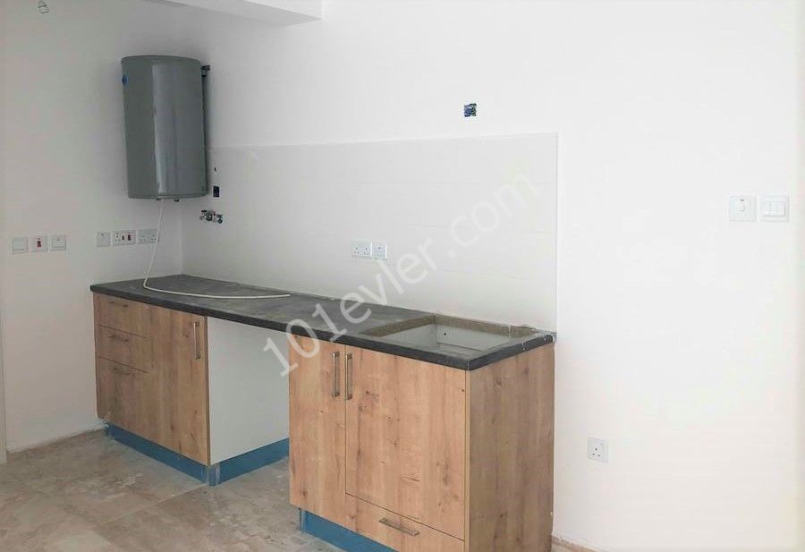 GİRNE MERKEZDE KİRALIK 20 DAİRELİ KOMPLE APARTMAN