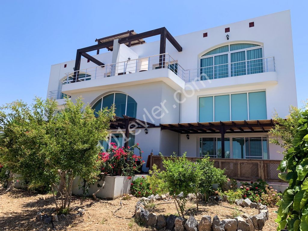 Girne Tatlısu da Tatil Keyfinde 2+1 Yaşam