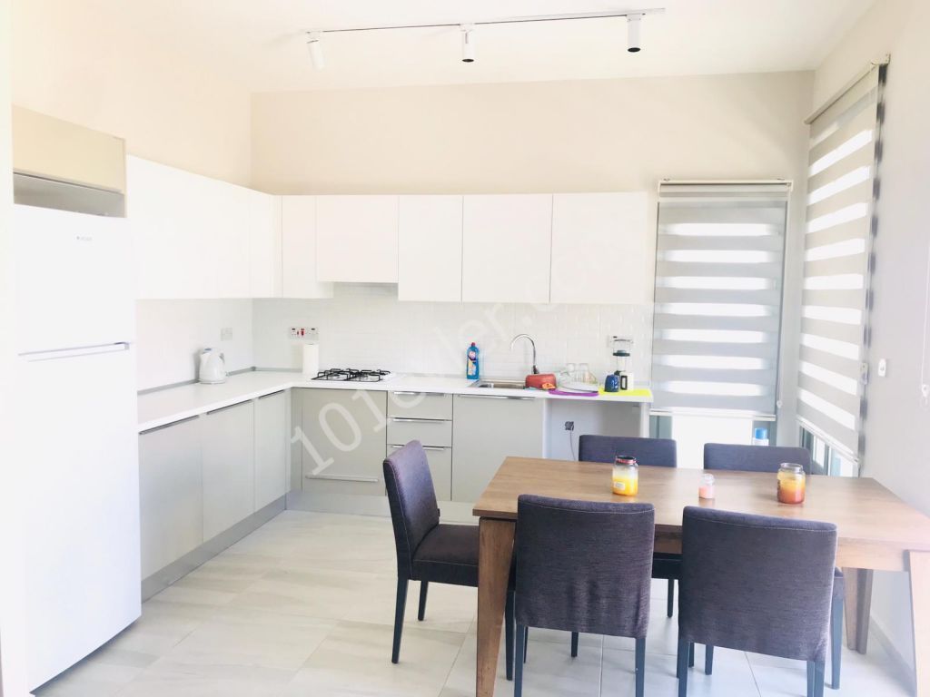 Girne Alsancak Kıbrıs Town Houses'ta 2+1 Deniz Manzaralı Fırsat Daire