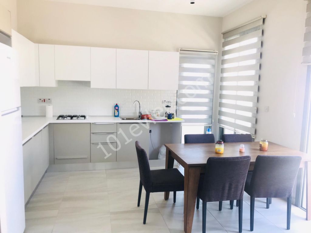 Girne Alsancak Kıbrıs Town Houses'ta 2+1 Deniz Manzaralı Fırsat Daire