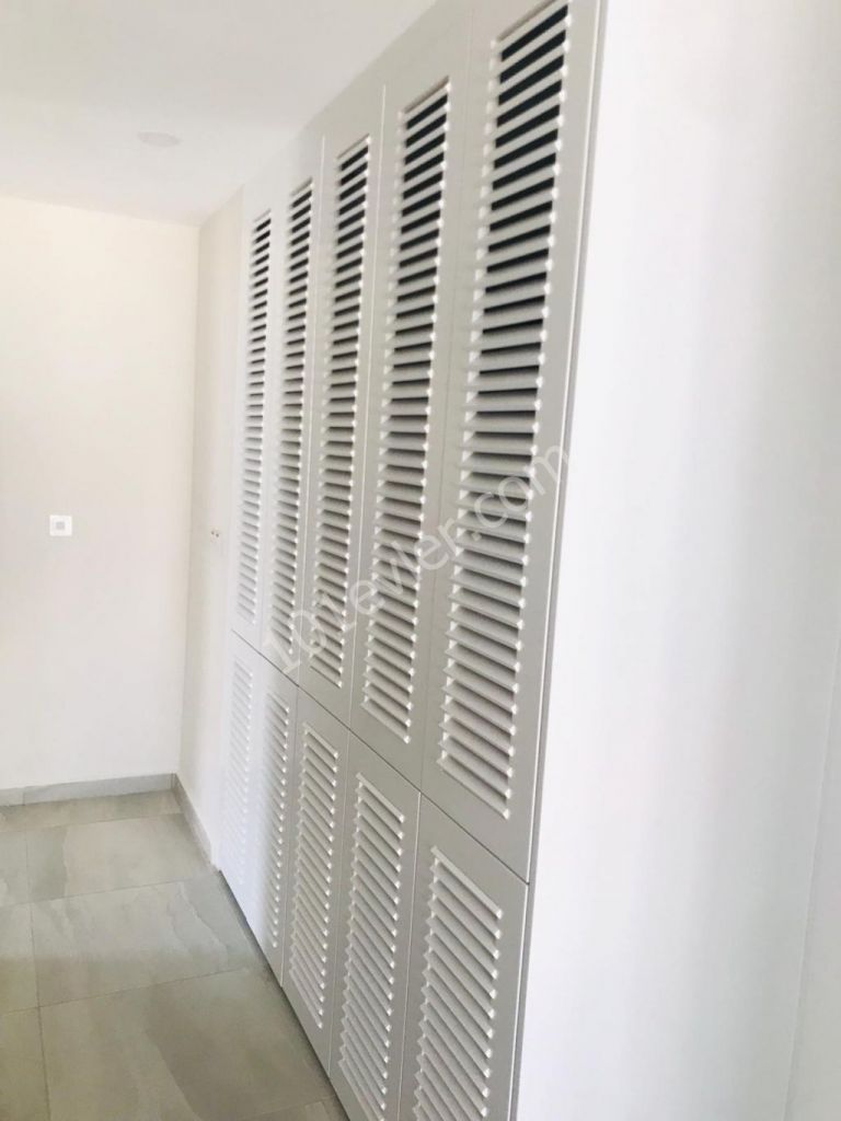 Girne Alsancak Kıbrıs Town Houses'ta 2+1 Deniz Manzaralı Fırsat Daire