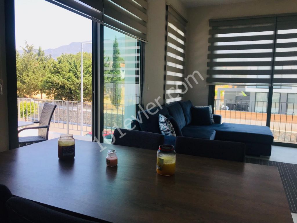 Girne Alsancak Kıbrıs Town Houses'ta 2+1 Deniz Manzaralı Fırsat Daire