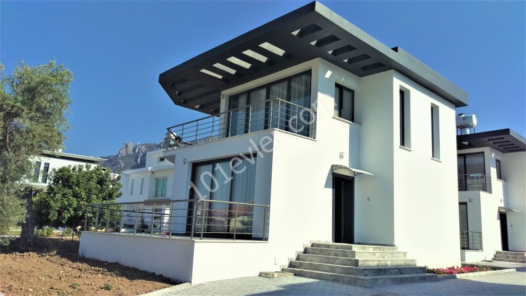 Kıbrıs Girne Karaoğlanoğlu Eşyalı Kiralık 3+1 Villalar