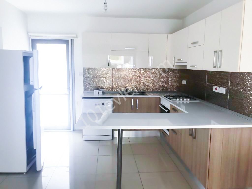 2 Bedrooms Flat For Sale in Kyrenia City Center