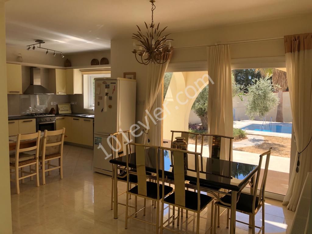 3 bedroom villa with pool for sale in kyrenia