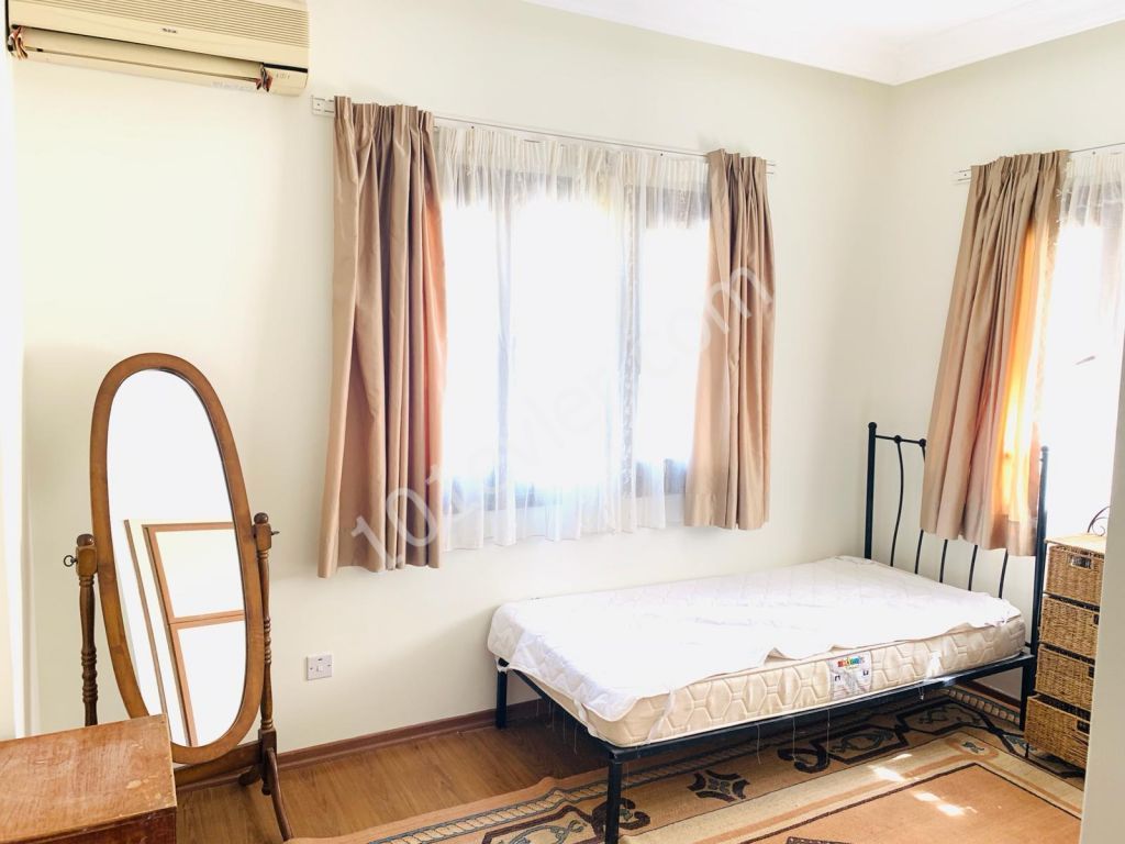 Girne Merkez’de 3+1 Satılık Apartman Dairesi