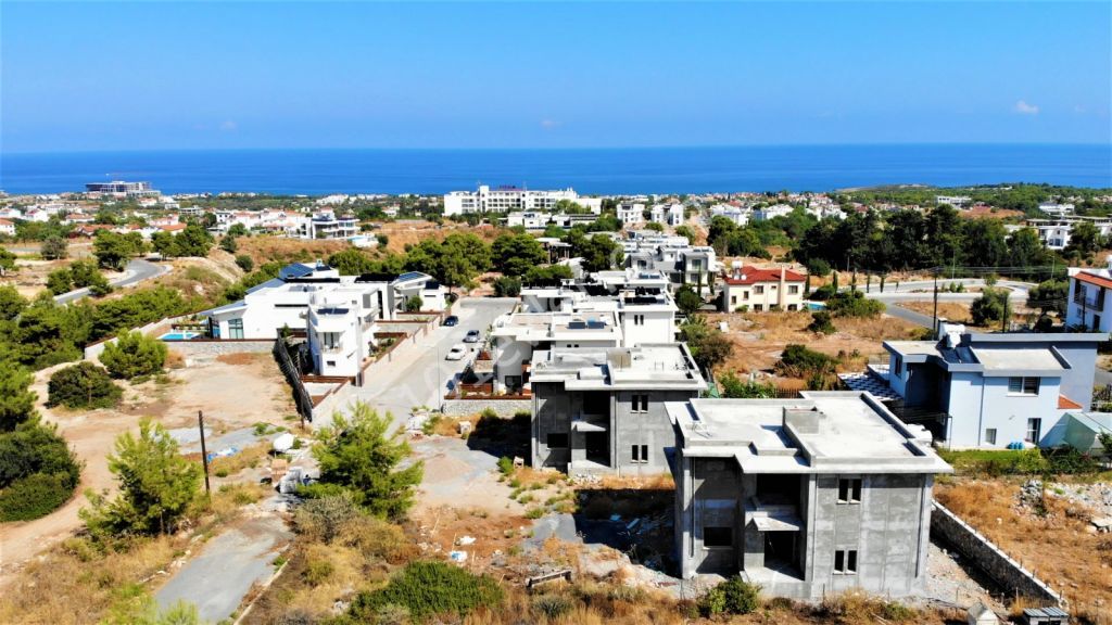 Kıbrıs  Girne'de Türk Malı Satılık Modern Villa