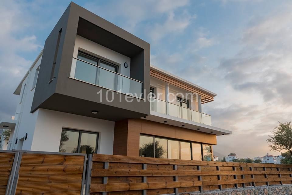 Kıbrıs  Girne'de Türk Malı Satılık Modern Villa