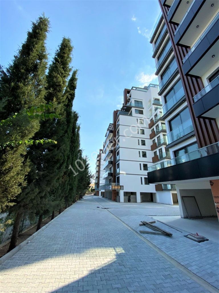 Girne merkezde satılık özel indirimli 2+1 lüks Türk Malı daireler