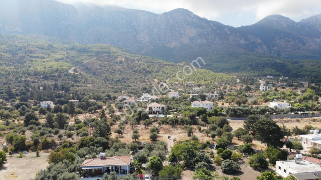 Kıbrıs Girne De Satılık Arazi