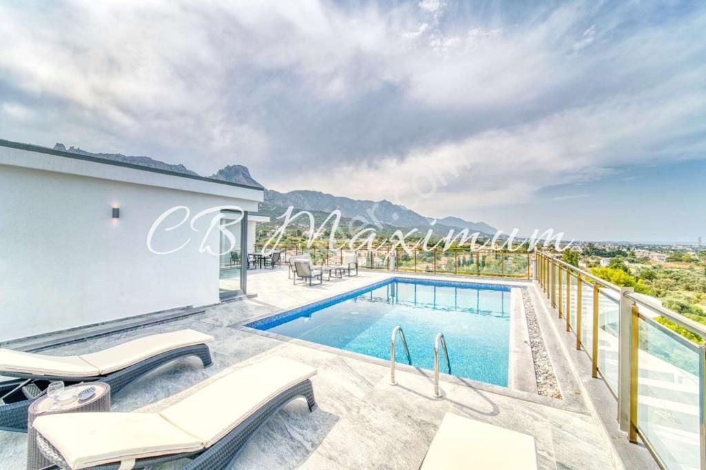 4 + 1 ZU VERKAUFEN RESIDENCE DOUBLE ① PENTHOUSE IM ZENTRUM VON KYRENIA ** 