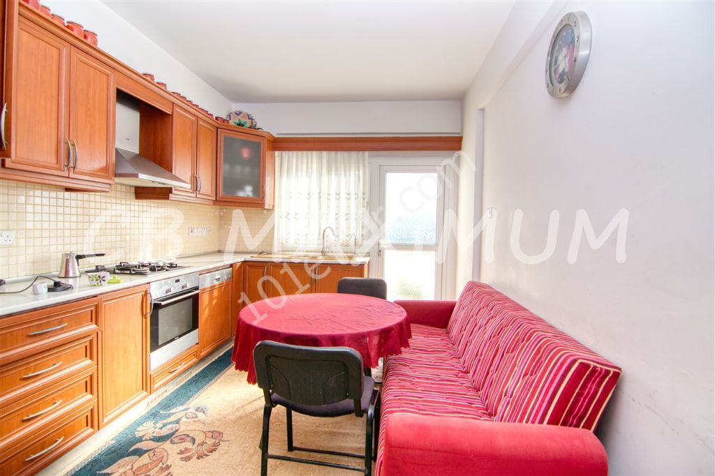 Lefkoşa Yenişehir de Satılık Merkezi Konumlu 3+1 Penthouse!