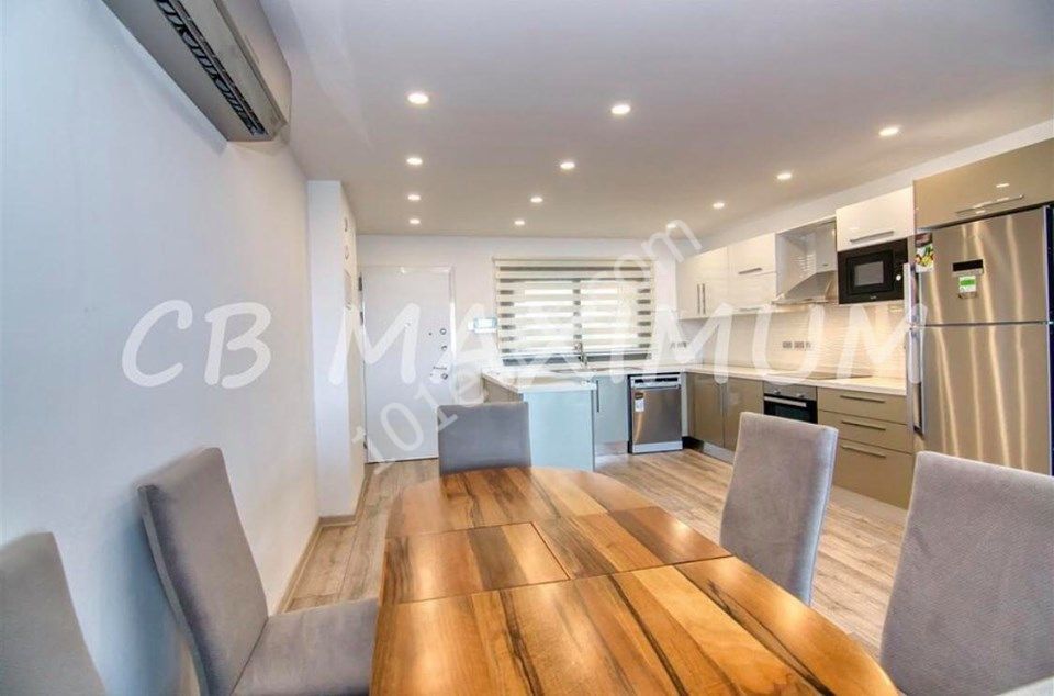 Flat For Sale in Aşağı Girne, Kyrenia