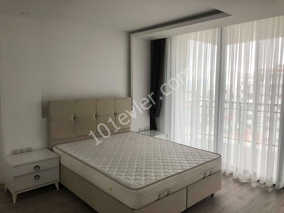 GİRNE NİN EN ELİT SİTESİNDE 180 M2 DENİZ MANZARALI 3+1 DAİRE