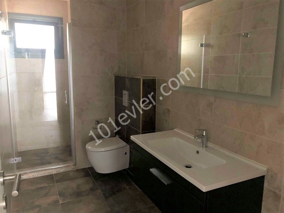 Flat To Rent in Aşağı Girne, Kyrenia