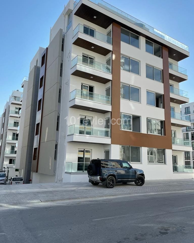 CYPRUS KYRENIA IS READY TO MOVE TO THE CENTER OF THE LAST 2 + 1 APARTMENT WITH NO BANK, NO GUARANTOR, HAND-PAID ** 