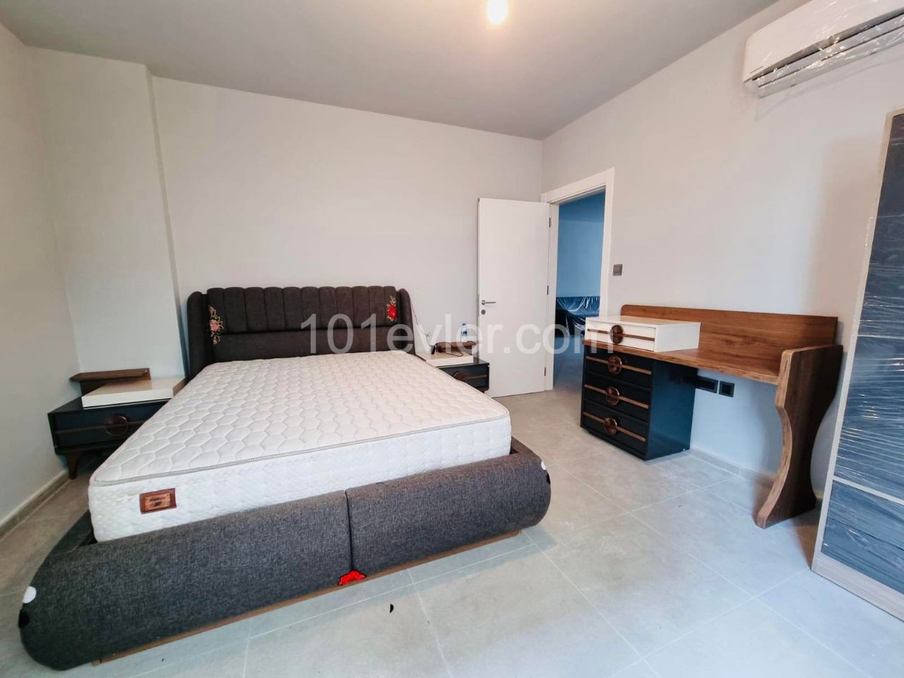 CYPRUS KYRENIA IS READY TO MOVE TO THE CENTER OF THE LAST 2 + 1 APARTMENT WITH NO BANK, NO GUARANTOR, HAND-PAID ** 
